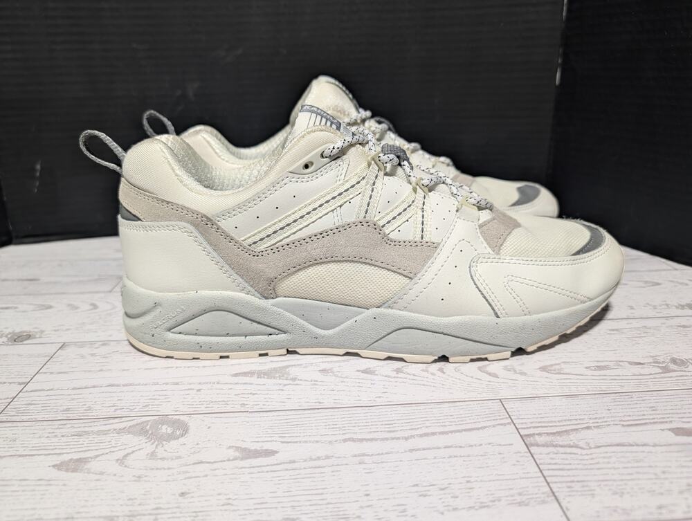 Karhu Fusion 2.0 Unisex Sneakers US Size 9 White Suede Leather F804098 White EUC